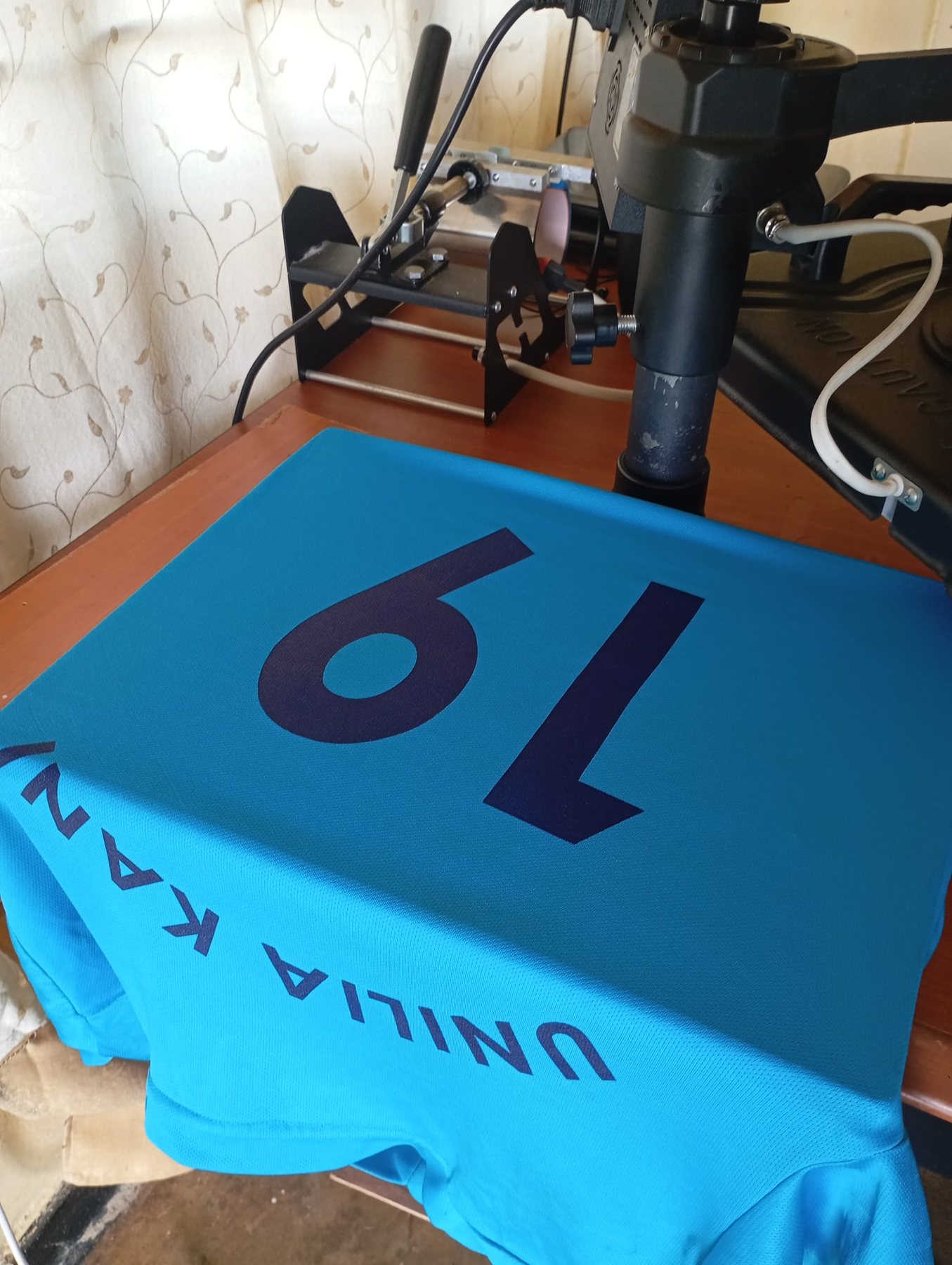 Custom T-shirt screen printing